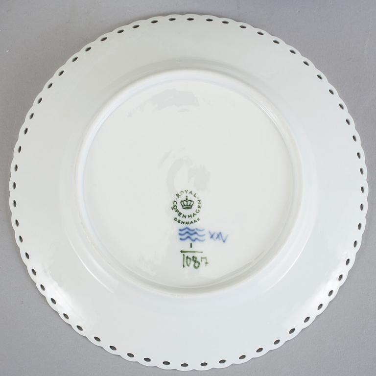 SERVISDELAR, 32 delar, porslin, "Musselmalet" Royal Copenhagen, Danmark.