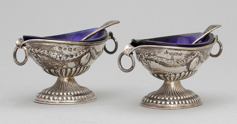 SALTKAR, 2 snarlika, empirestil, Birmingham, England, 1900-talets början. Vikt ca 81 gram.