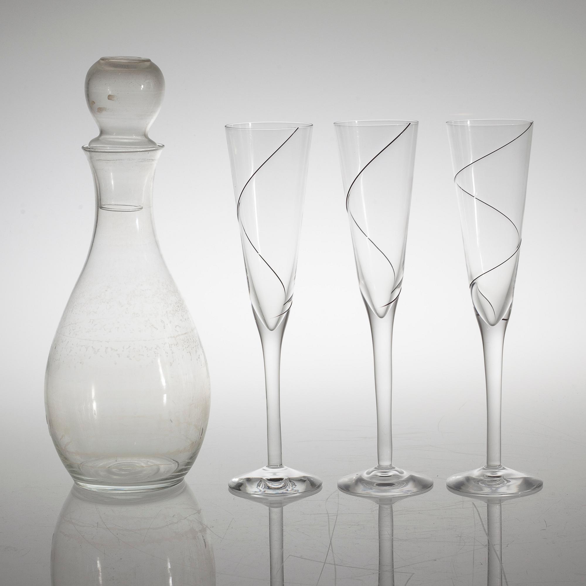 ANNA EHRNER, 48 delar, glas, "Line", Kosta Boda, 1900-talets slut.