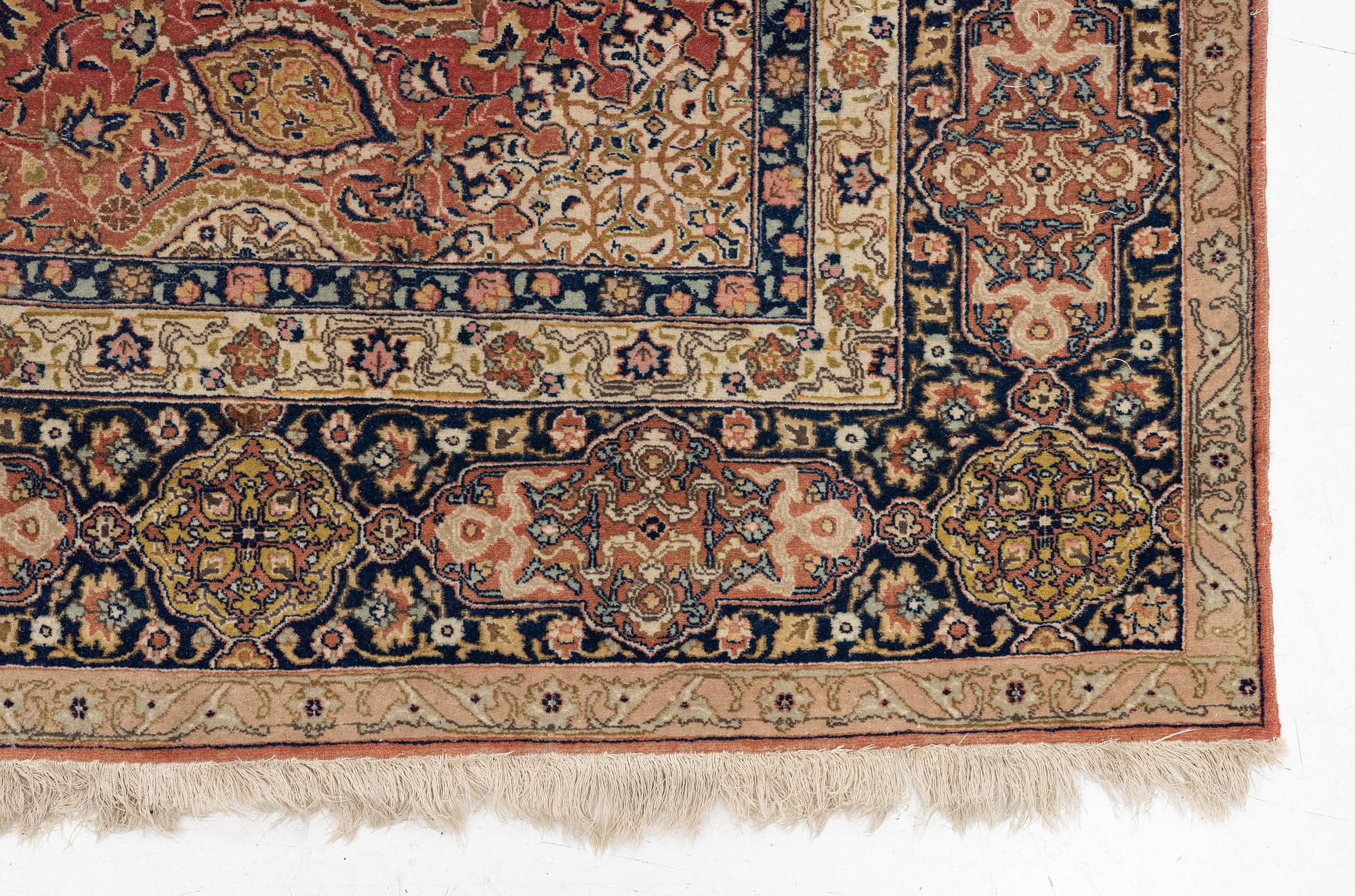Matta, Täbriz, ca 285 x 125 cm.