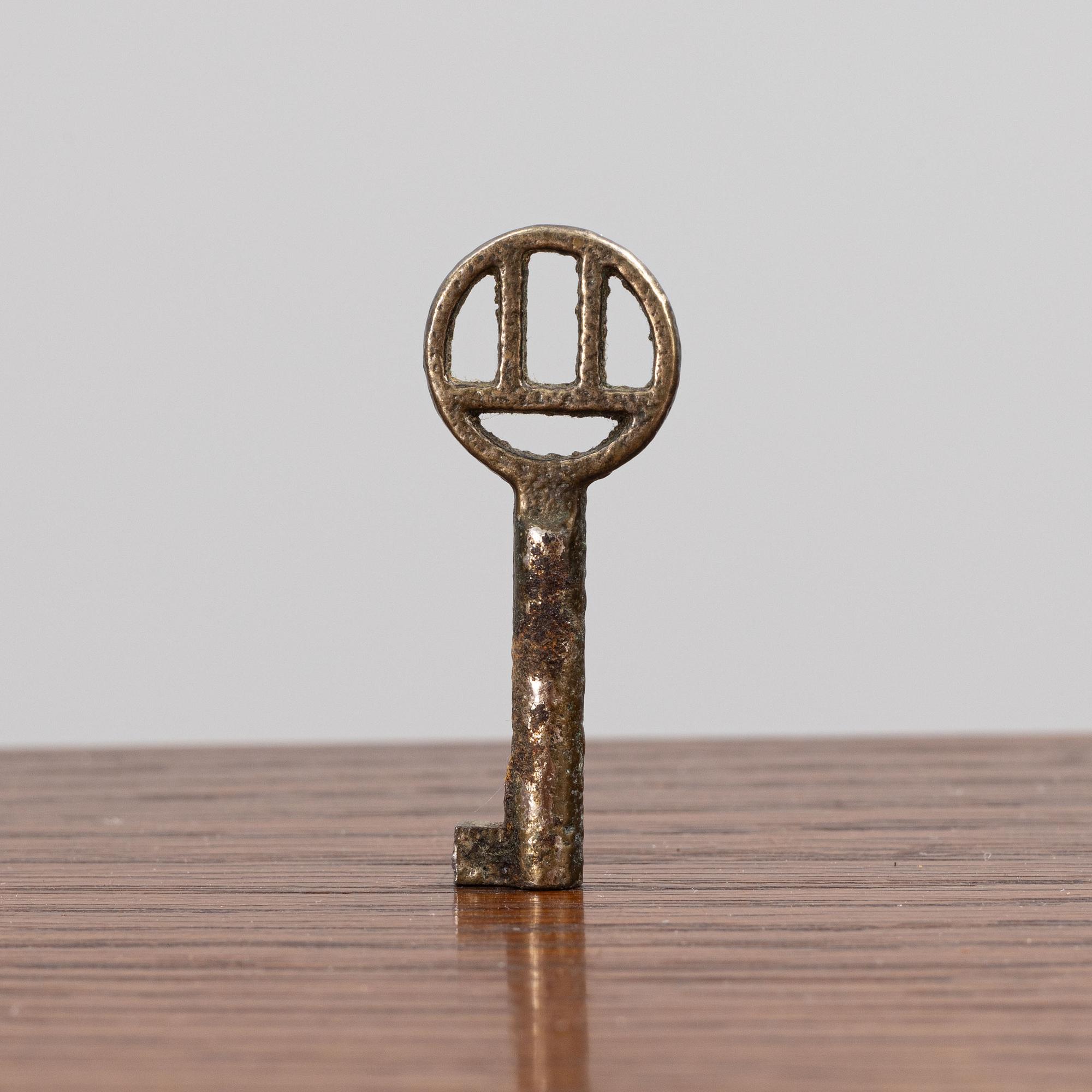 Oscar Nilsson, attributed to, a Swedish Modern oak cabinet, likely executed by Åfors Möbelfabrik, 1940s.