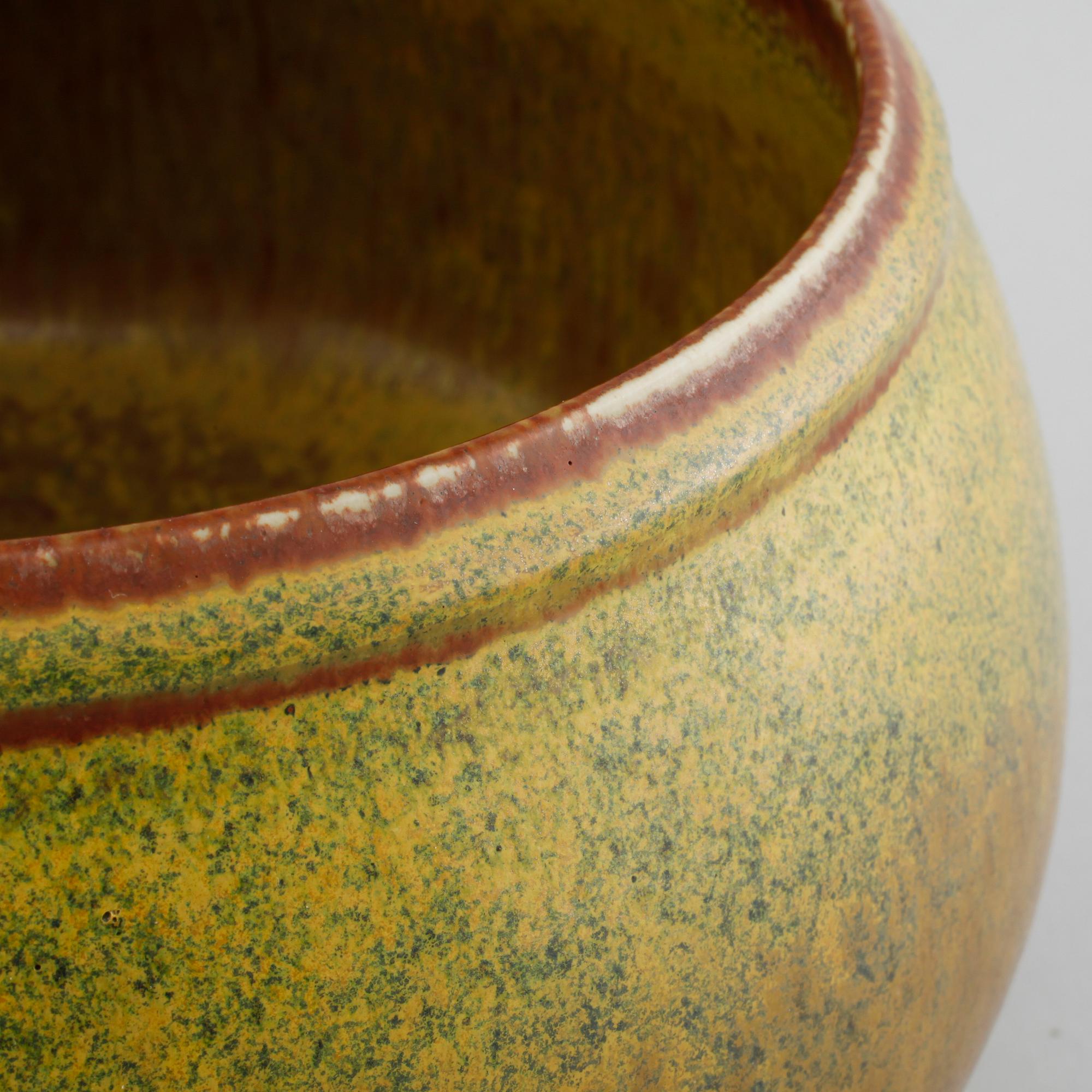 Unique stoneware bowl by CARL-HARRY STÅLHANE, Rörstrand, signed and dated -65.