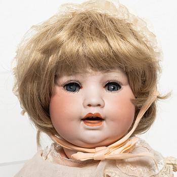 Girl doll, marked 1914, Shoenau & Hoffmeister or Mengersgereuth, Germany, circa 1920s.