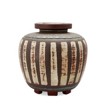 714. A Wilhelm Kåge 'Farsta' stoneware jar and cover, Gustavsberg Studio 1956.