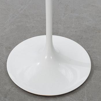 EERO SAARINEN, Sidobord, "Tulip", Knoll Studio, 2000-tal.