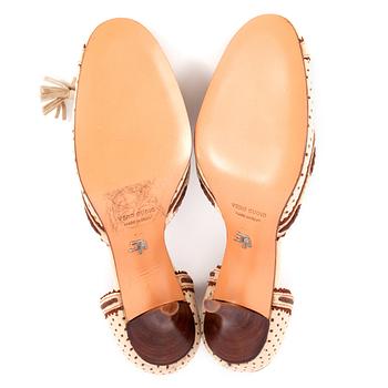 DAVID ACKERMAN, a pair of beige and brown pumps. Size 38.