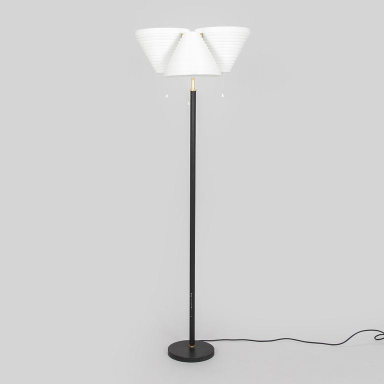 Alvar Aalto, a late 20th century 'A809' floorlamp for Valaisinpaja.