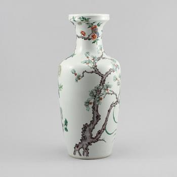 VAS, porslin, Kina, 1900-tal/modern tillverkning.
