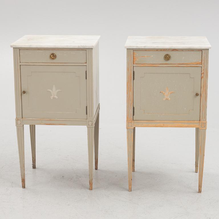 A pair of bedside tables, first half of the 20th Century.