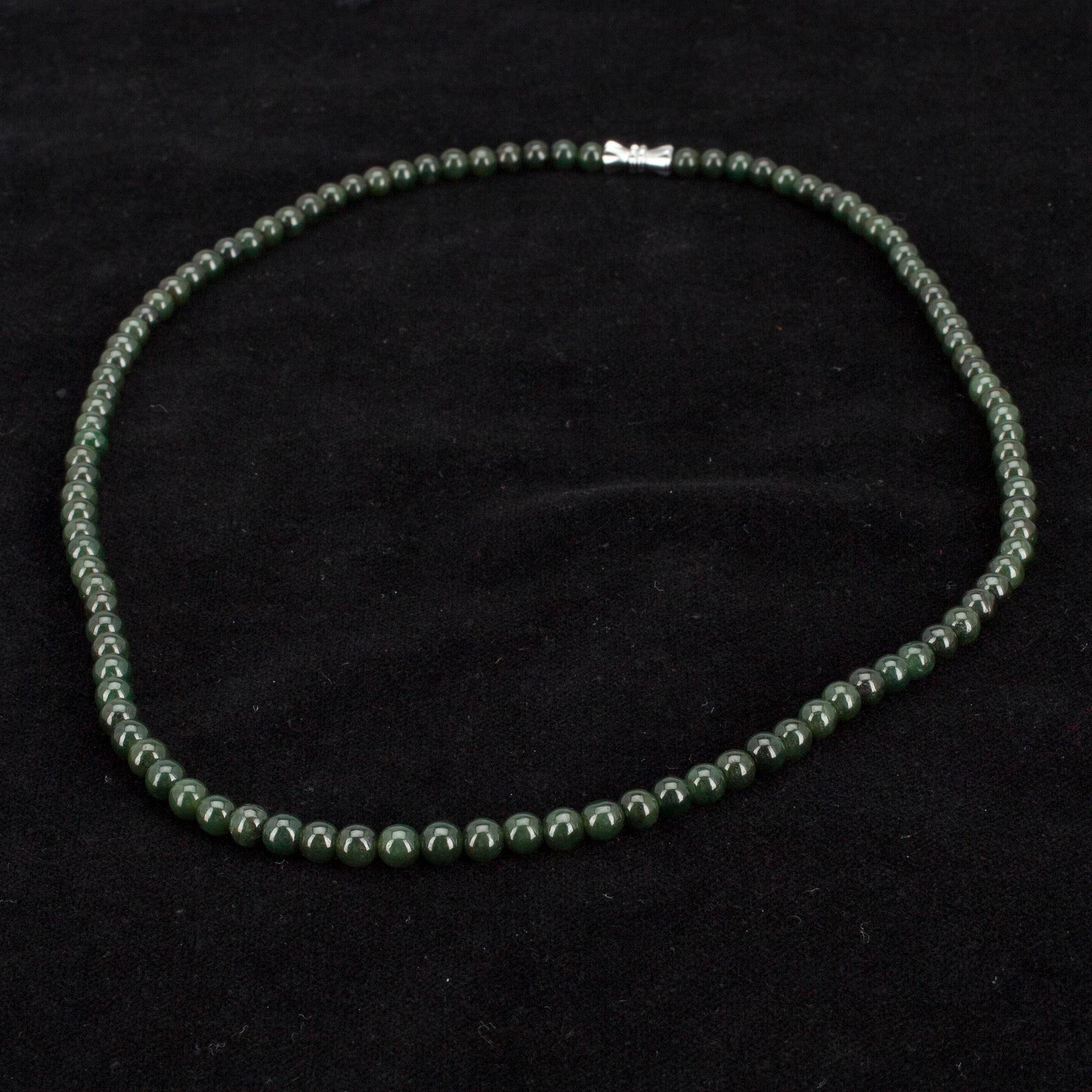 JADERING samt HALSBAND. Jade, Sertifikat.
