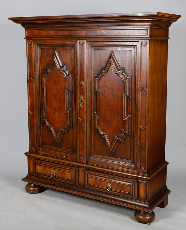 SKÅP, barockstil, 1900-talets första hälft.