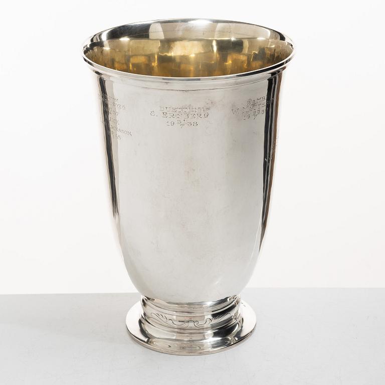 Guldsmedsaktiebolaget (GAB), A Swedish silver beaker/vase, Stockholm 1930.