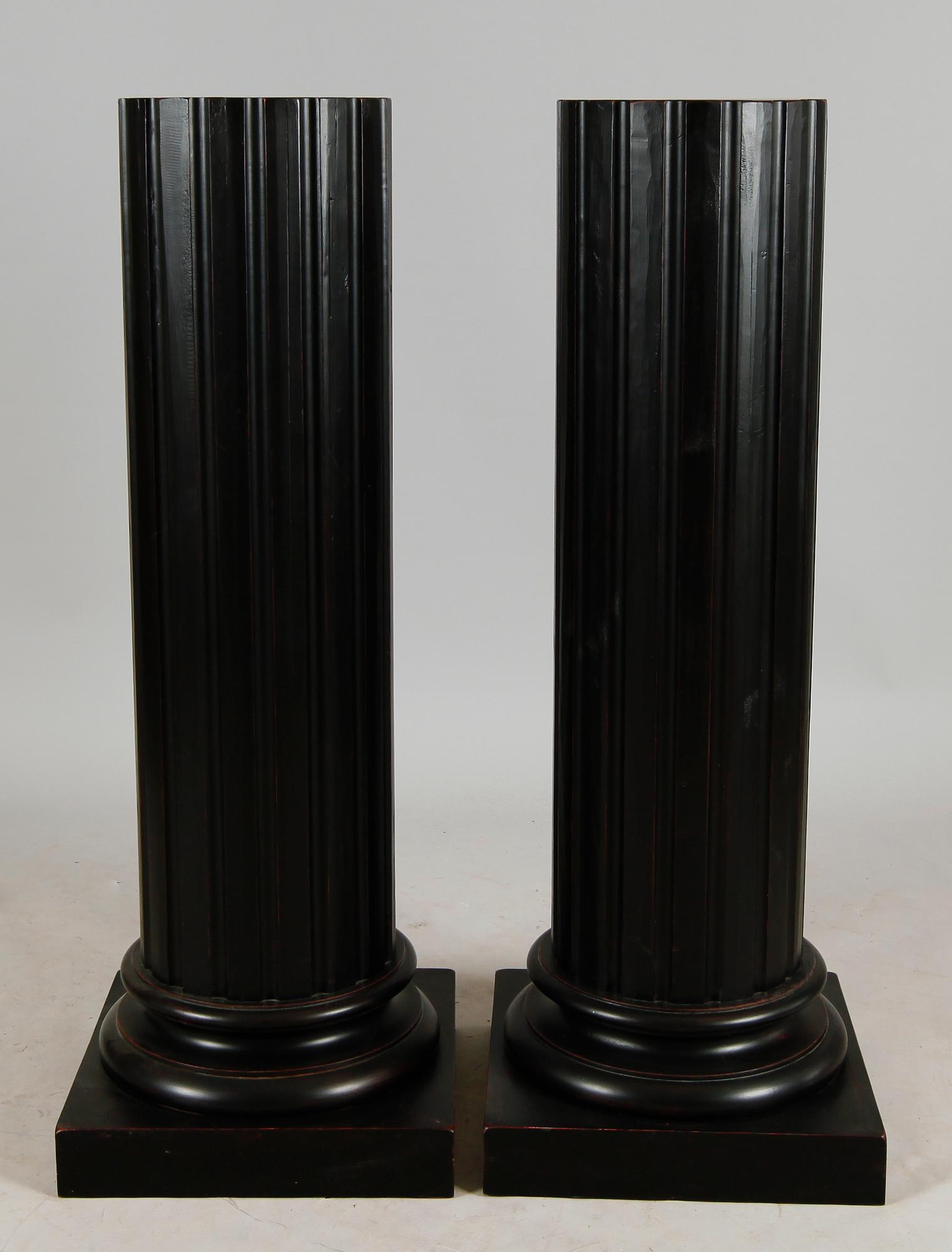 PIEDESTALER, 1 par, gustaviansk stil, 1900-tal.