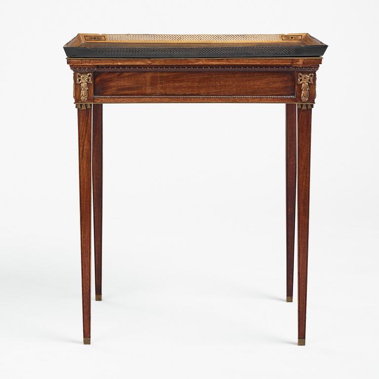 A late Gustavian early 19th century tray table.