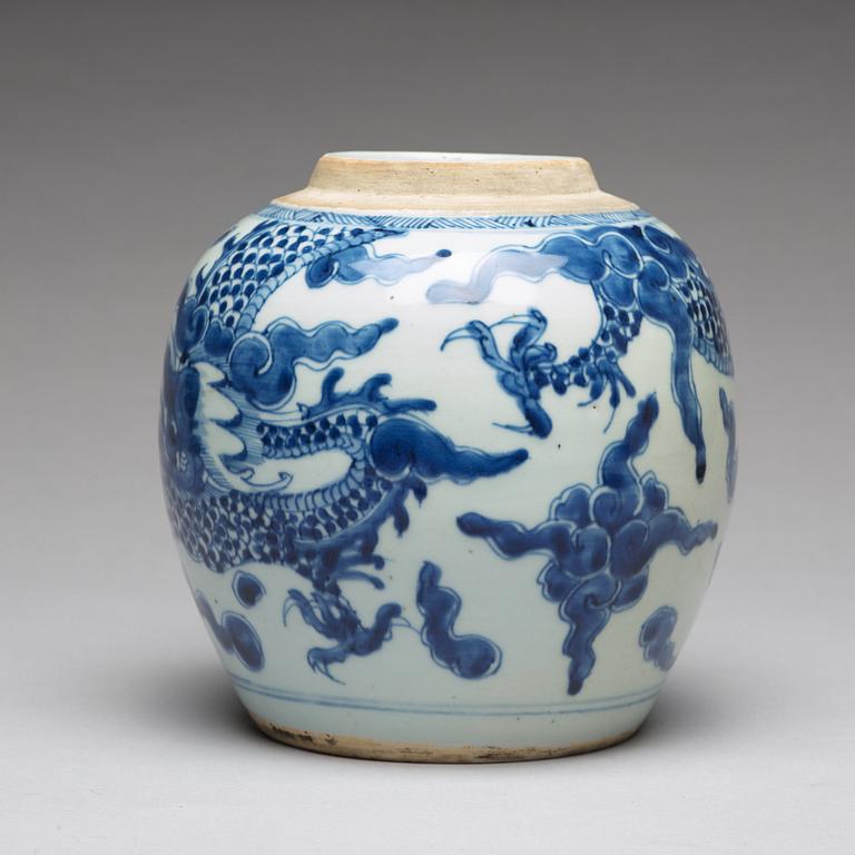 A blue and white Transitional jar, 17th Century.