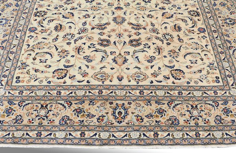 A carpet, Kashan, around 345 x 245 cm.