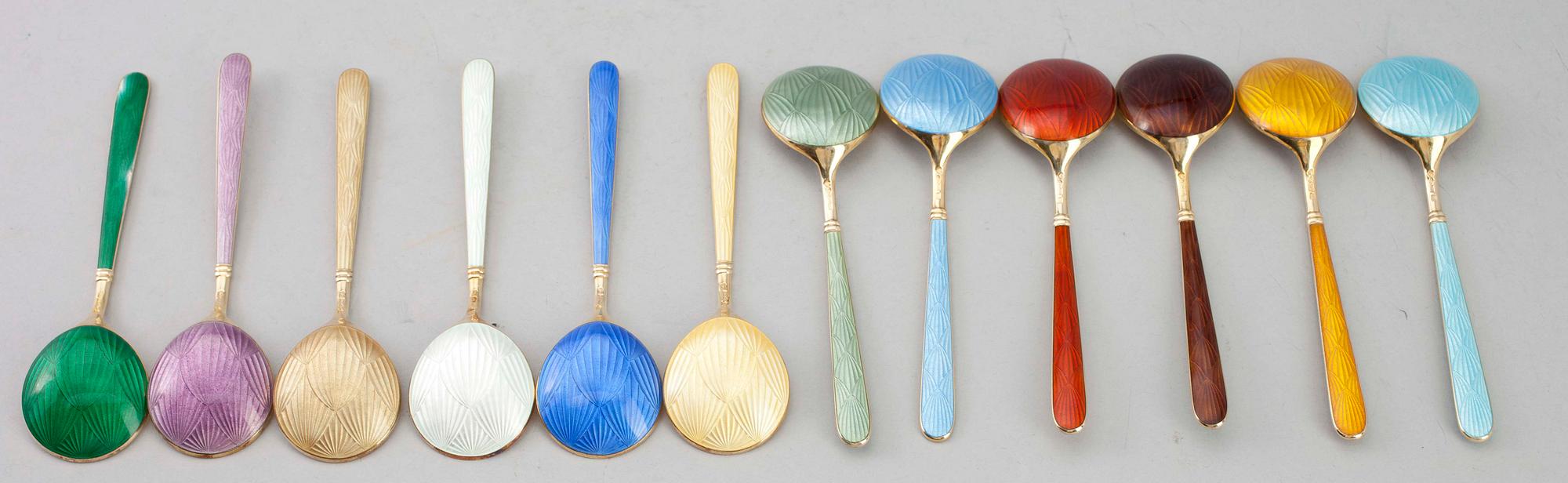 DESSERTSKEDAR, 12 st, silver och emalj, Tillander, stämplade 1991. Tot vikt ca 344 gr.