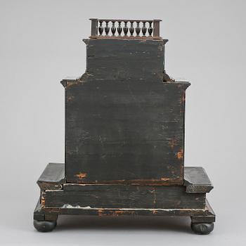 KABINETTSKÅP, barockstil, 1800-tal med äldre delar.