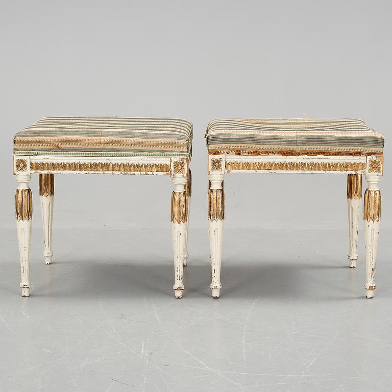 TABURETTER, ett par, gustaviansk stil, 1800-talets andra hälft.