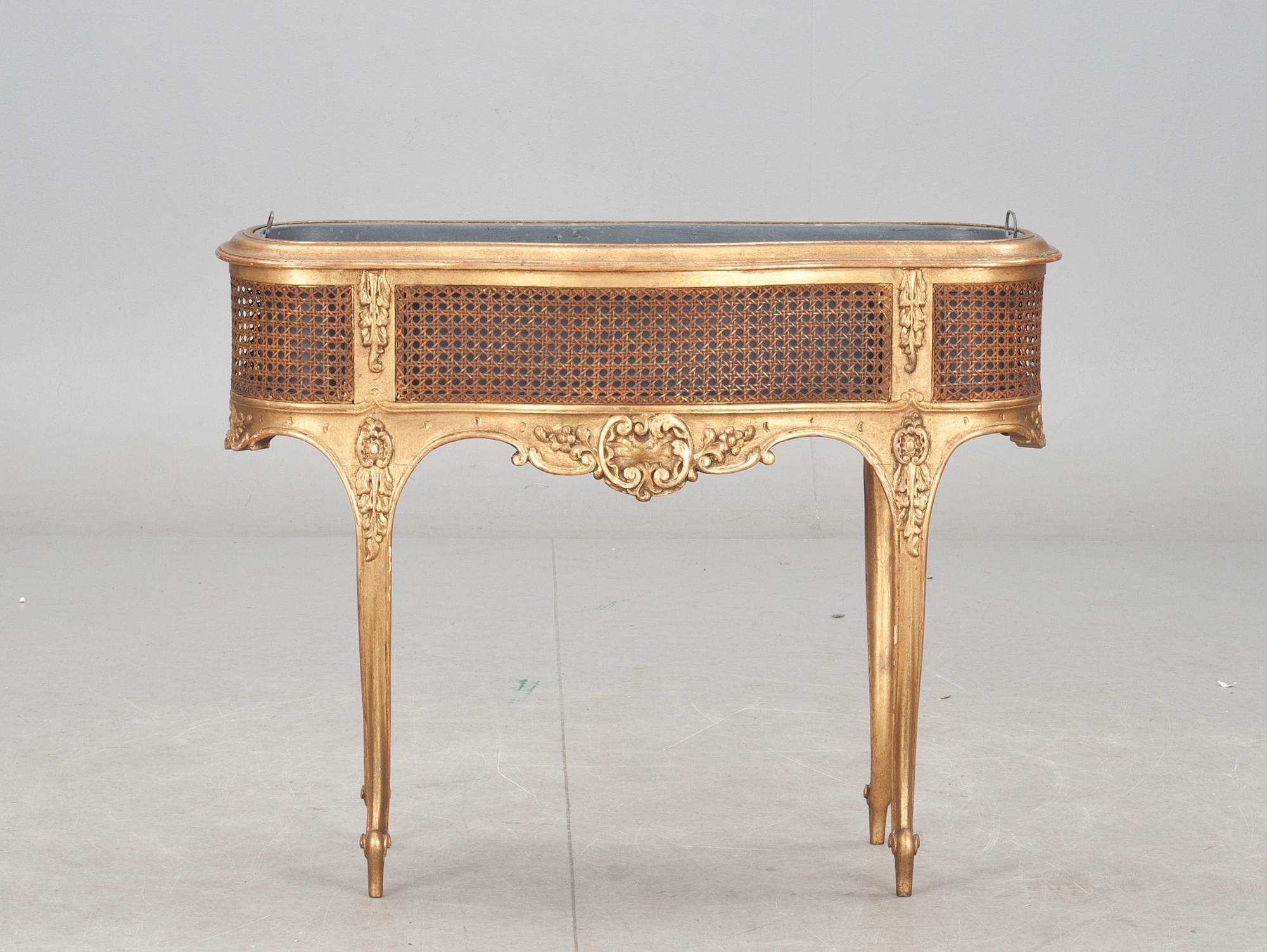 BLOMBORD, Louis XVI-stil. 1900-talets mitt.