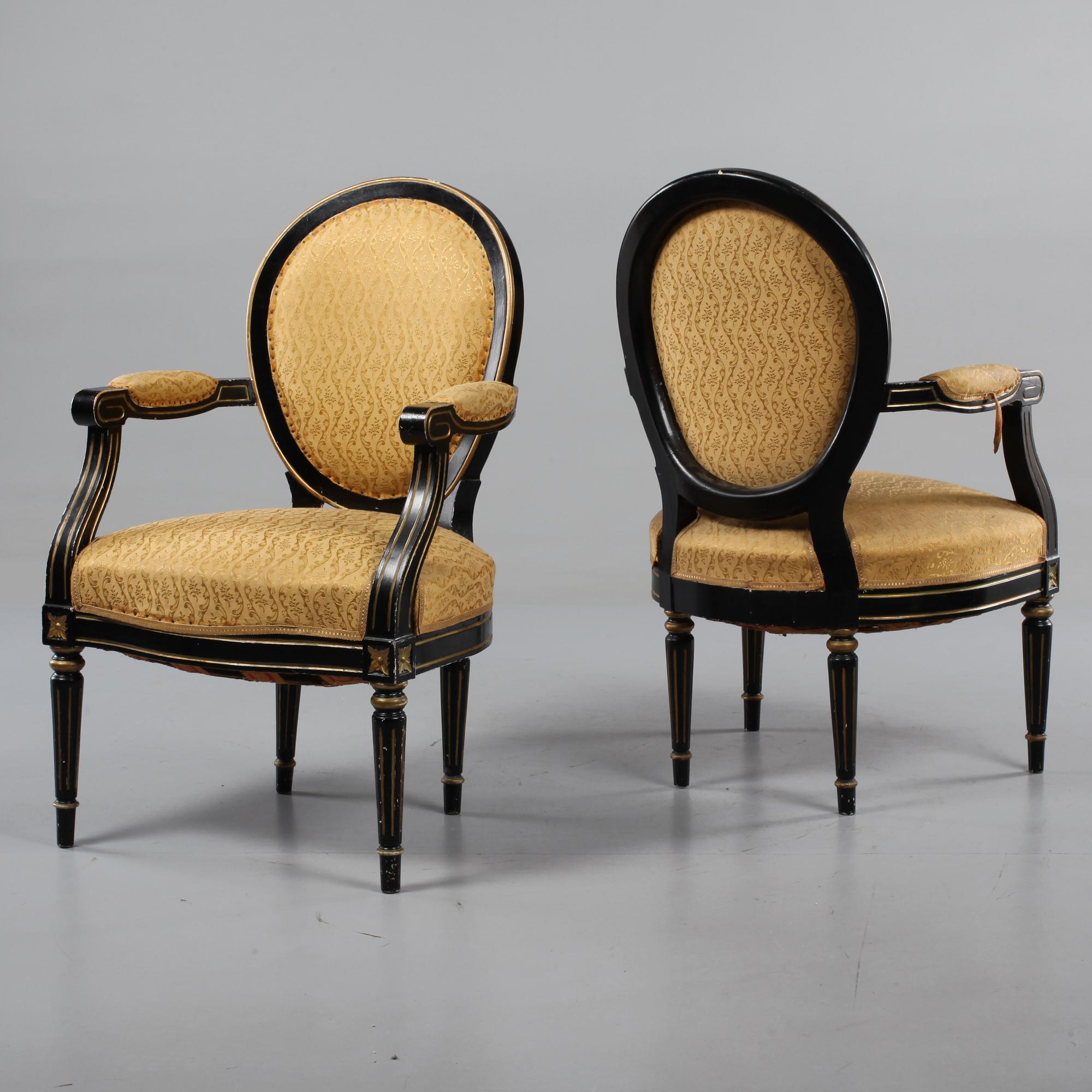 KARMSTOLAR, ett par, gustaviansk stil, omkring 1900.