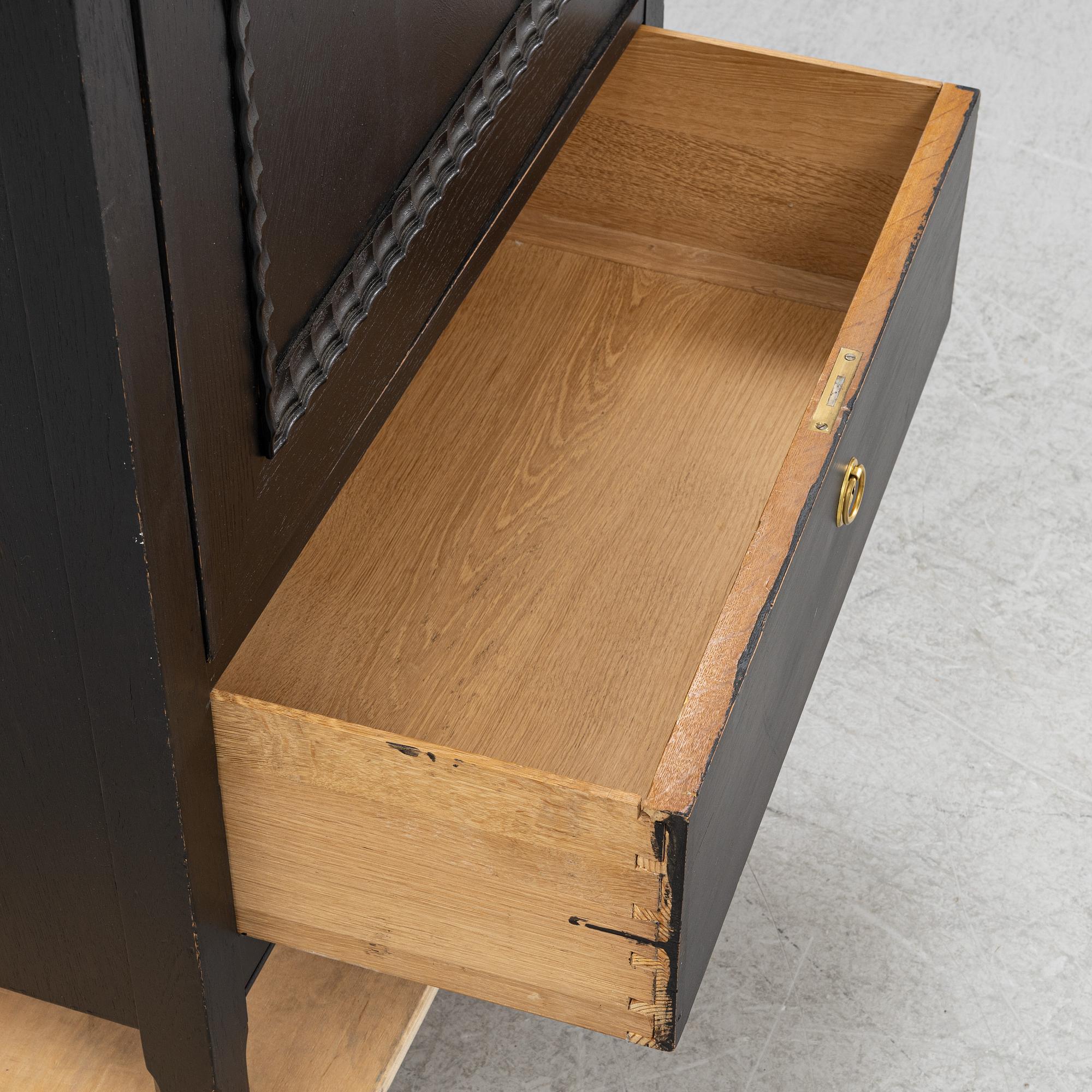 Klädskåp, David Lindgrens Möbelfabrik, Luleå, 1910/20-tal.