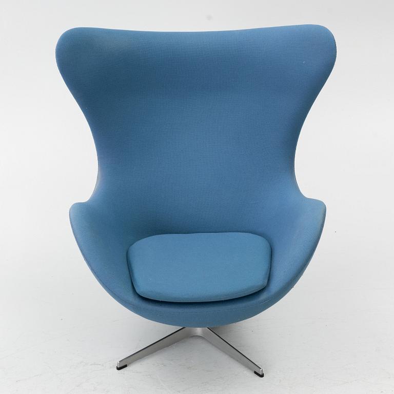 Arne Jacobsen, "Ägget", Fritz Hansen, Danmark 2002.
