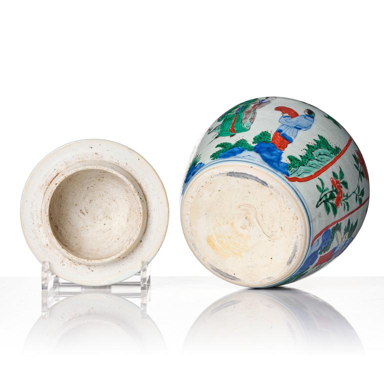 A Chinese Transitional jar with cover, 17th Century.