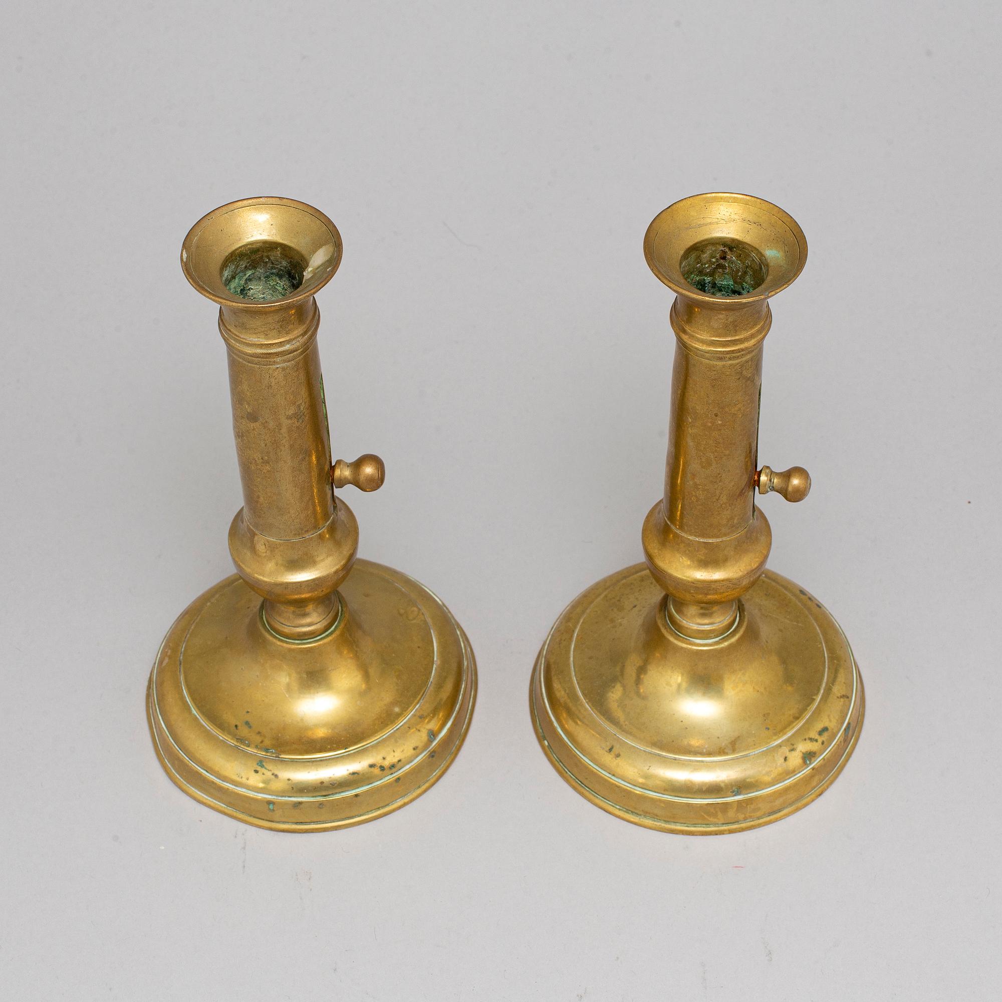 LJUSSTAKAR, ett par, mässing, 1800-tal.