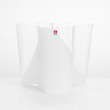 Alvar Aalto, a '3030' vase for Iittala. Signed Iittala.