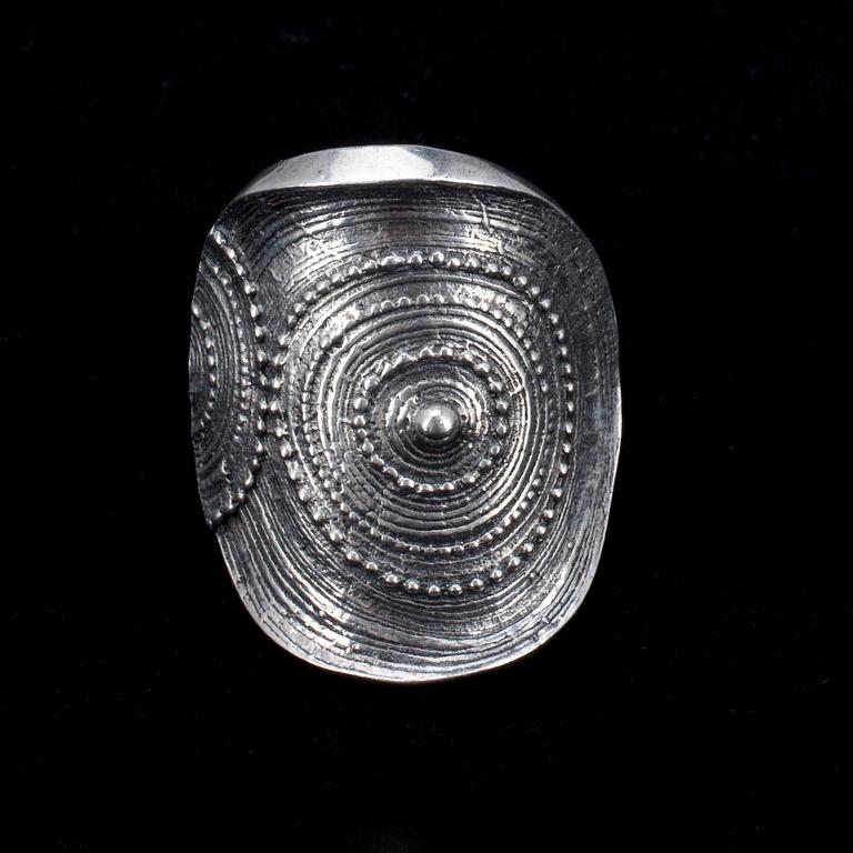 RING, silver, signerad Jorma Laine, Åbo 1973.