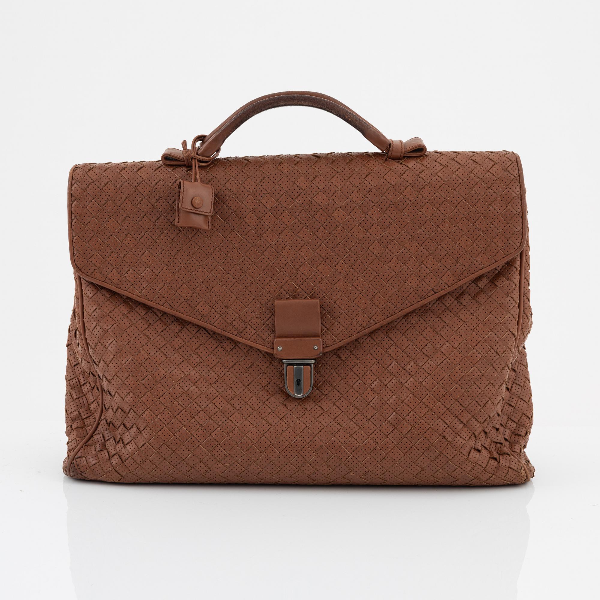 Bottega Veneta, A leather briefcase.