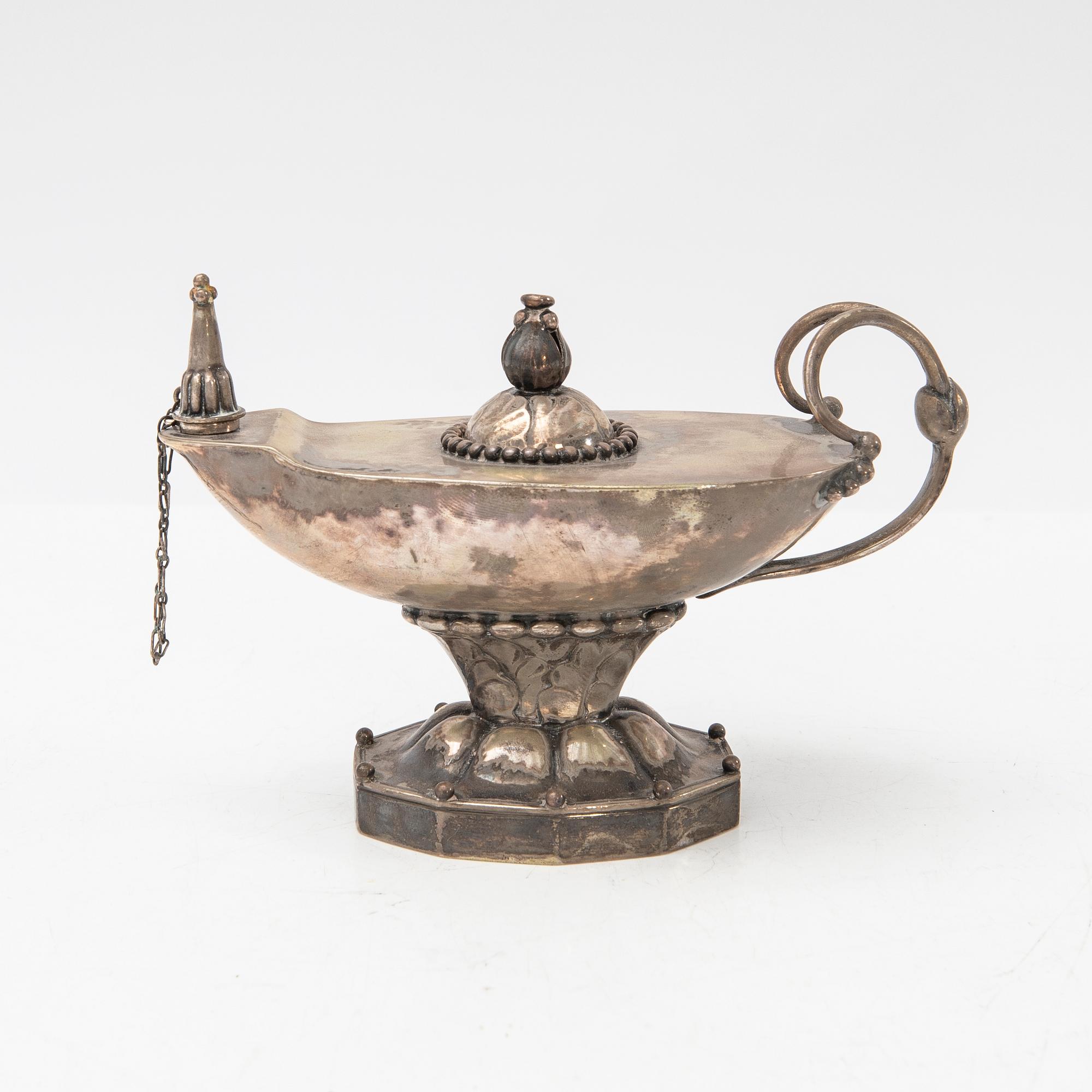 Georg Jensen, Table lamp/oil lamp, silver, Copenhagen, first half of the 20th century.