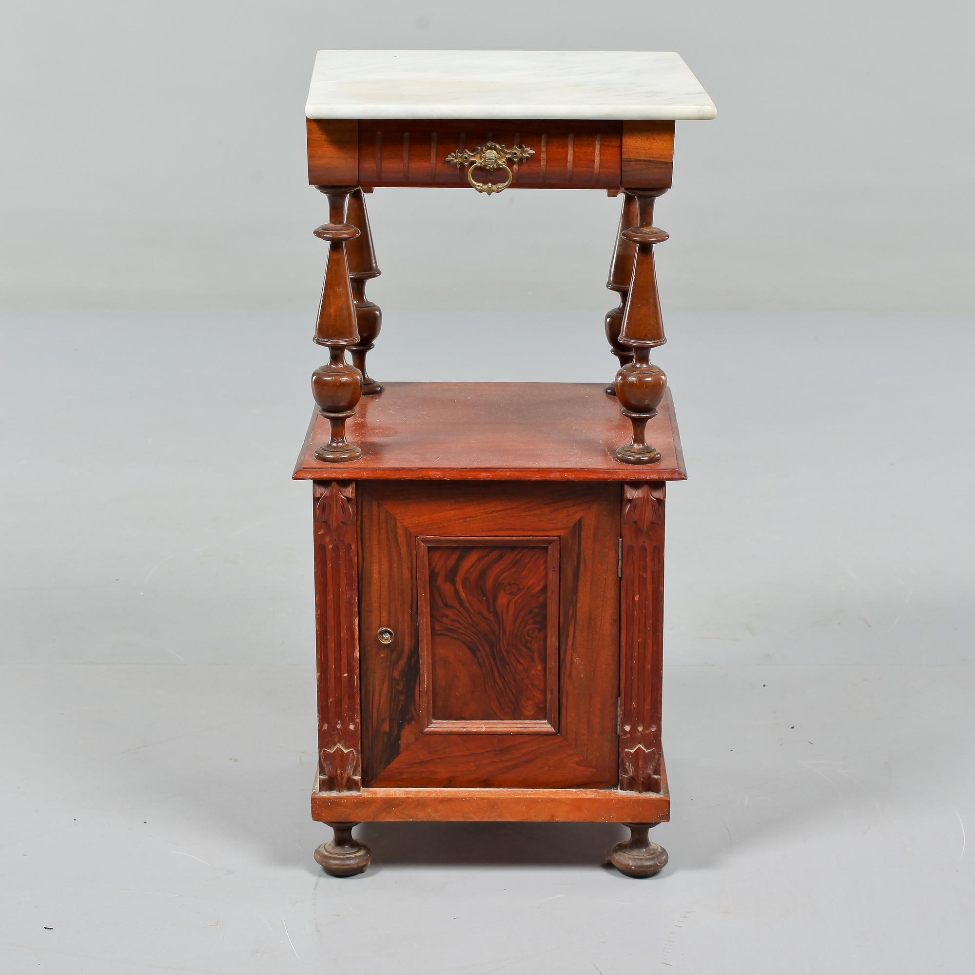 NATTDUKSBORD, nyrenässans, 1800-talets andra hälft.
