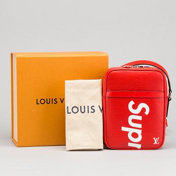 Sidebag Supreme, Danube PM, Louis Vuitton 2017. - Bukowskis