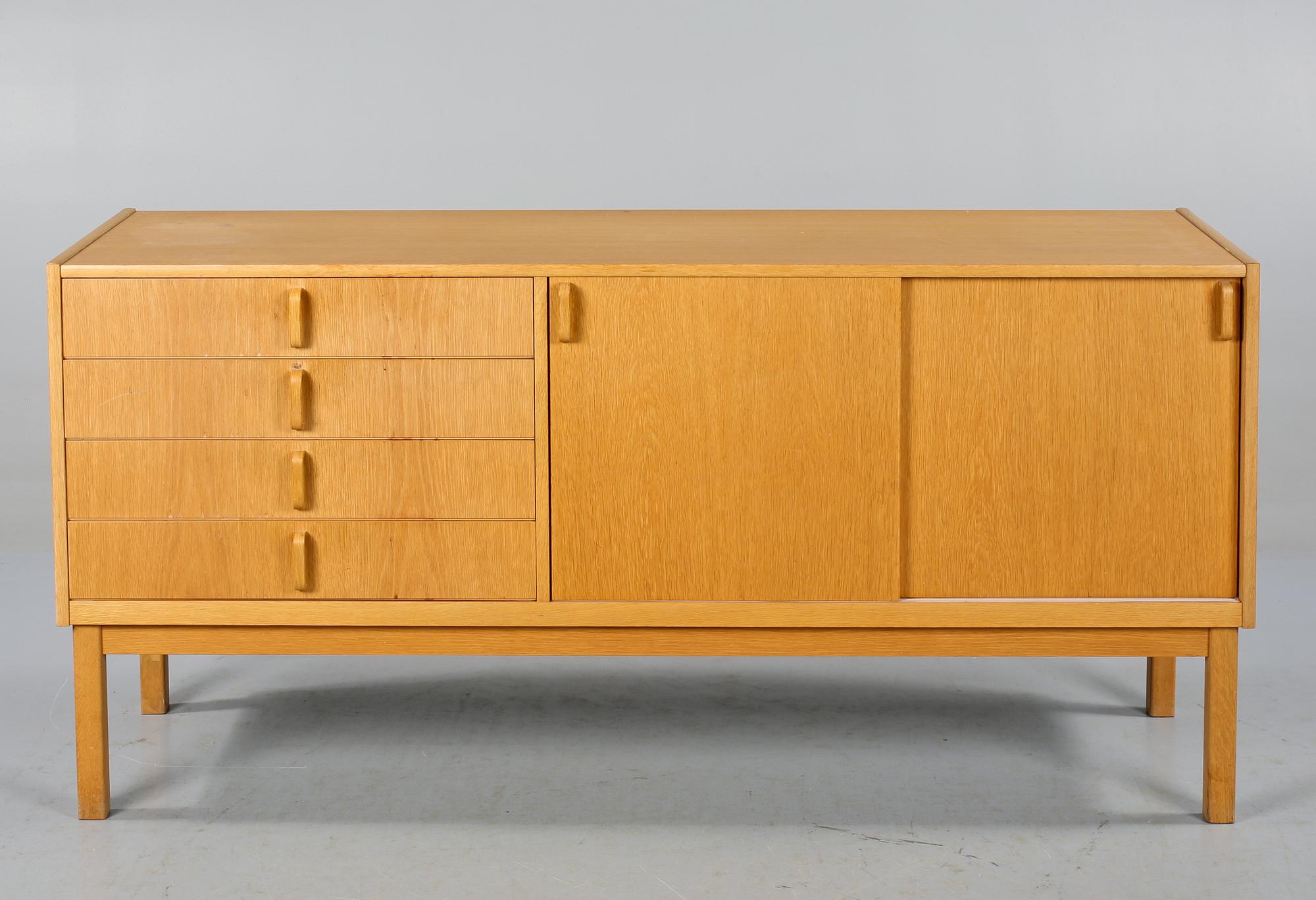 SIDEBOARD, Bertil Fridhagen, Bodafors, 1900-talets andra hälft.