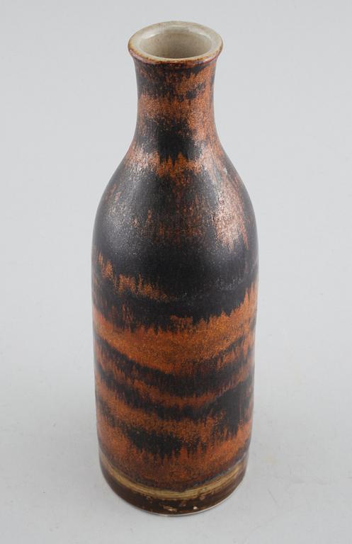 CARL-HARRY STÅLHANE, a stoneware vase from Designhuset, 1973-1988.