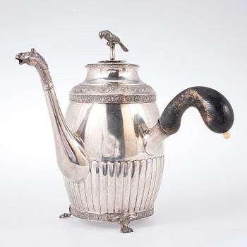 KAFFEKANNA, silver, Jakob Lundberg, Stockholm, 1829. Vikt ca 835 gram.