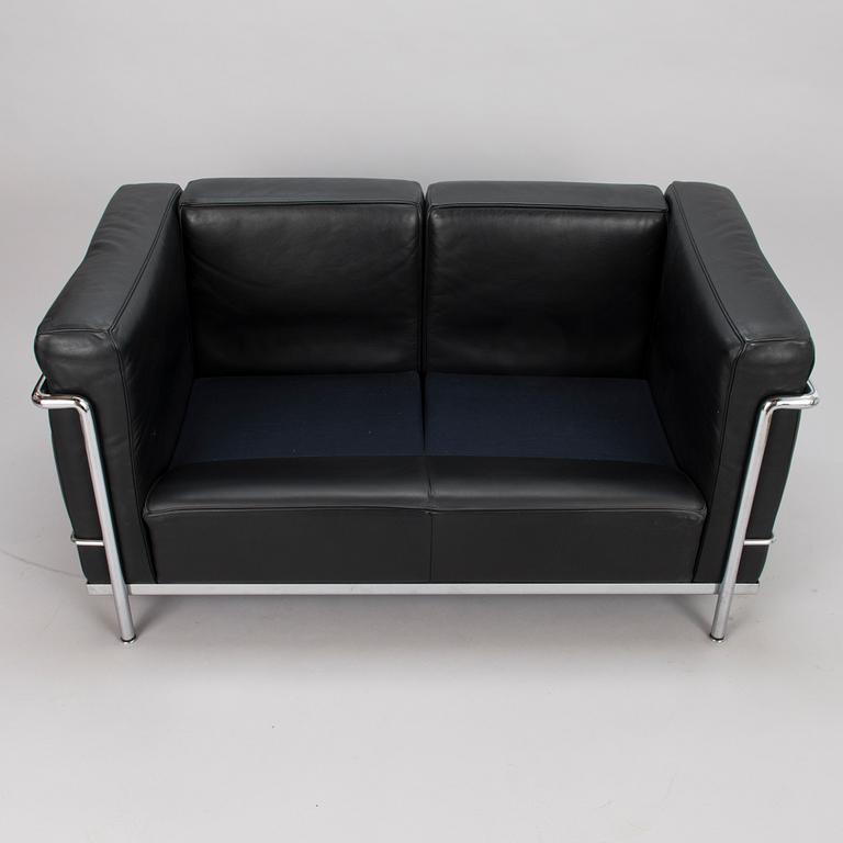 LE CORBUSIER, PIERRE JEANNERET & CHARLOTTE PERRIAND soffa, "LC2", Cassina, Italien.