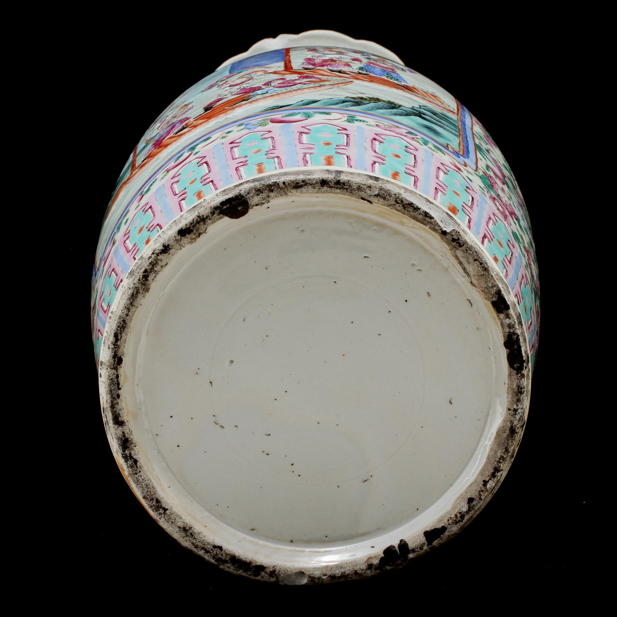 GOLVAS, porslin, Kina, 1900-talets första hälft.