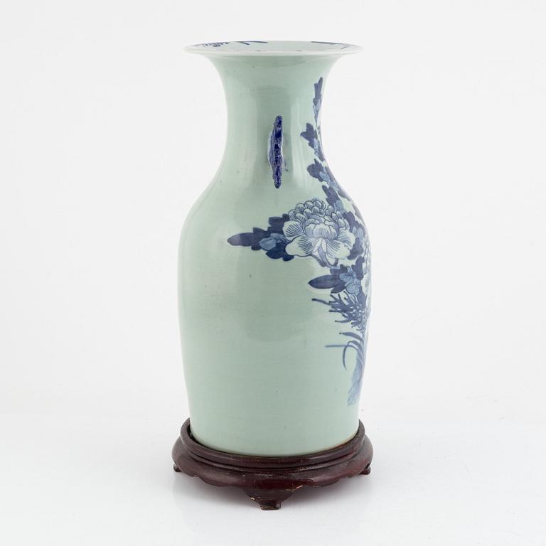 Floor vase, China, circa 1900, porcelain.