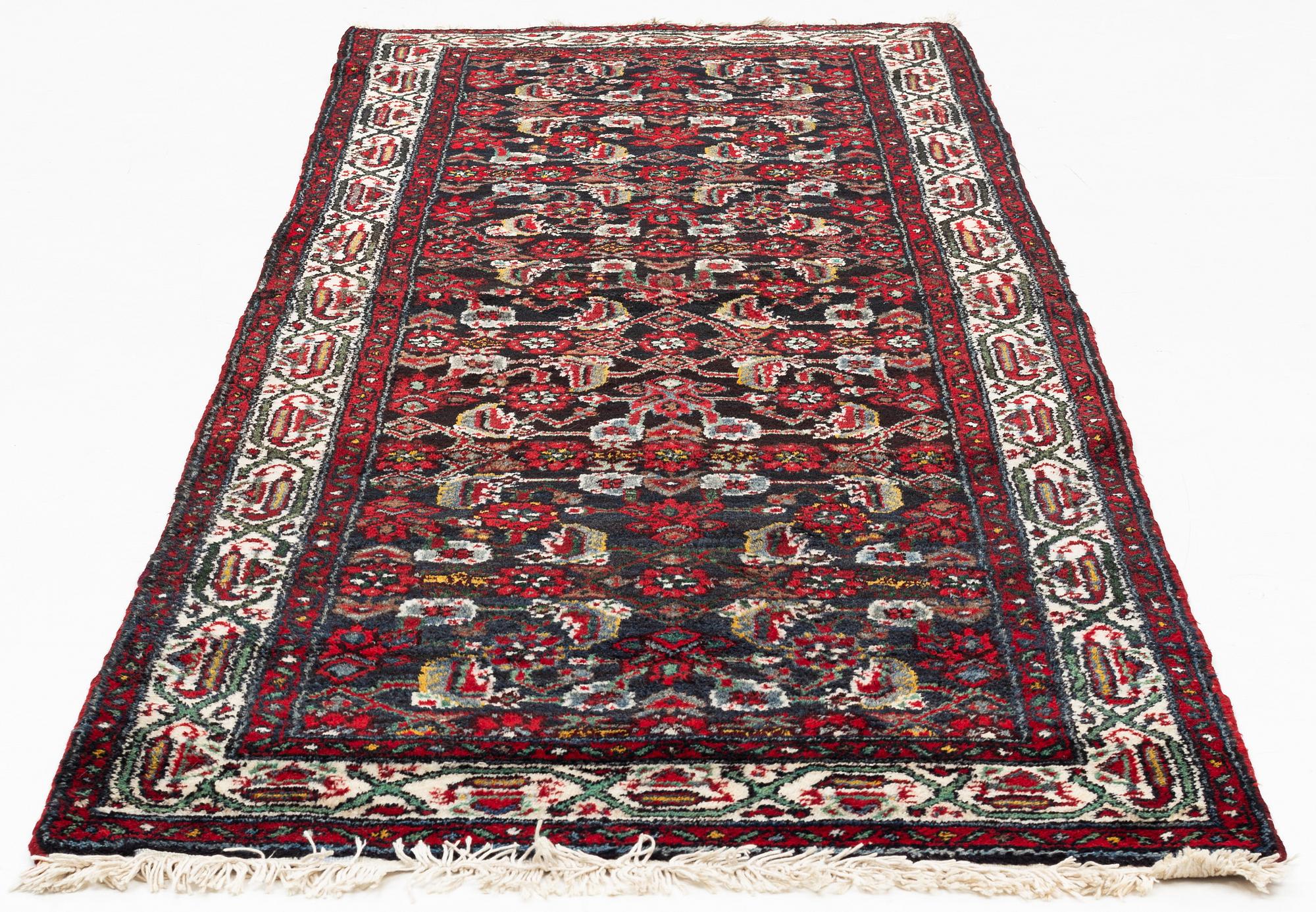 Gallery carpet, Old Hamadan, ca 100 x 286 cm.