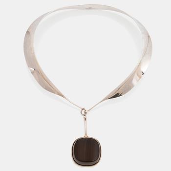 Vivianna Torun Bülow-Hübe, a sterling silver collier, design nr 160, the pendant nr 132 with a smoke coloured qvartz, Georg Jensen, Copenhagen,