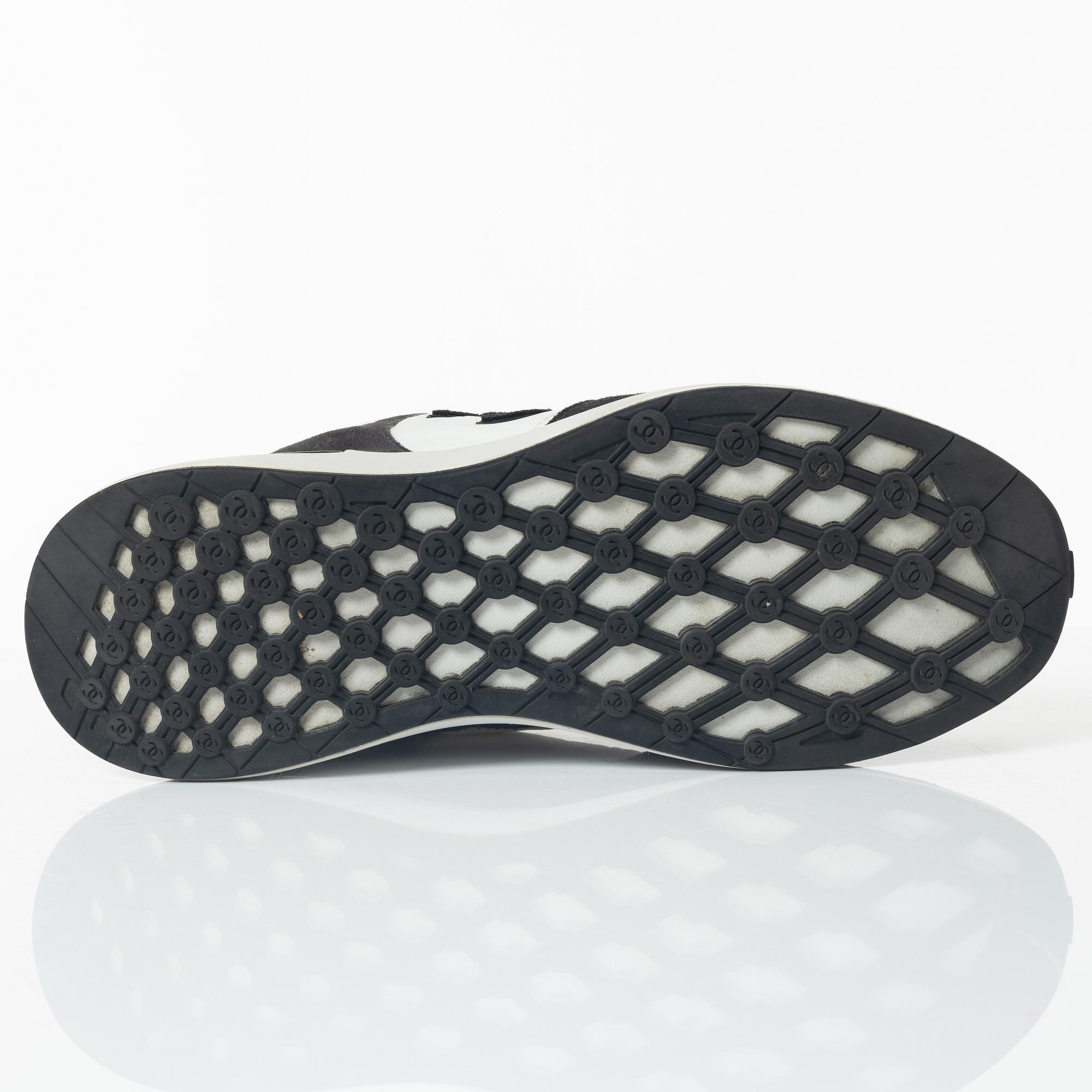 Chanel, sneakers, size 38.