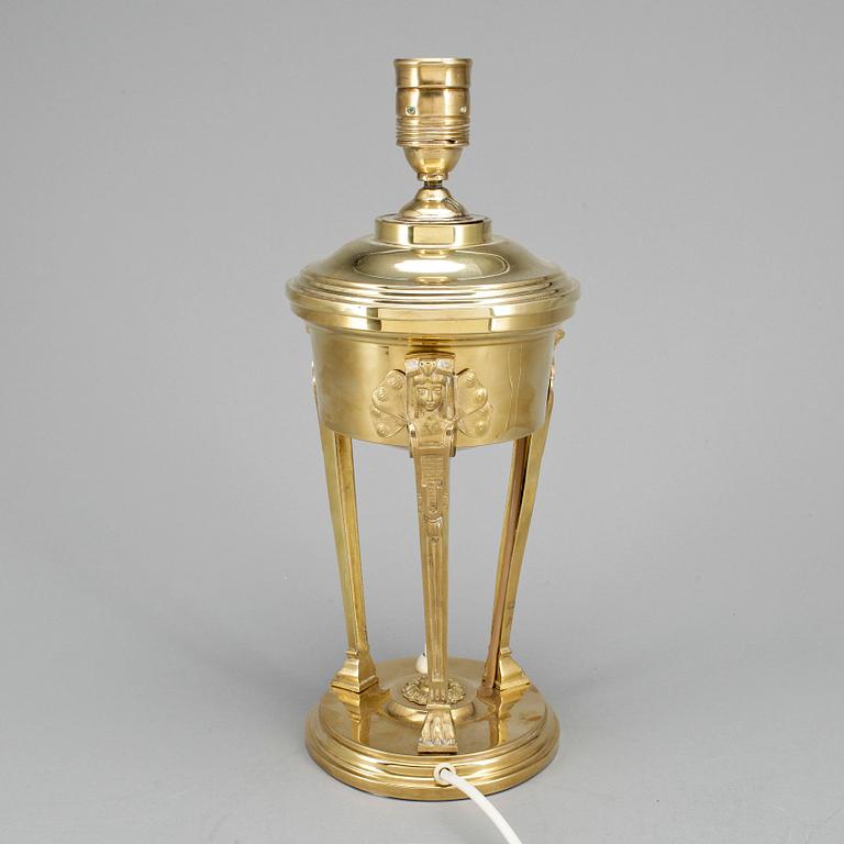BORDSLAMPA, mässing, Böhlmarks, 1900-talets första kvartal.