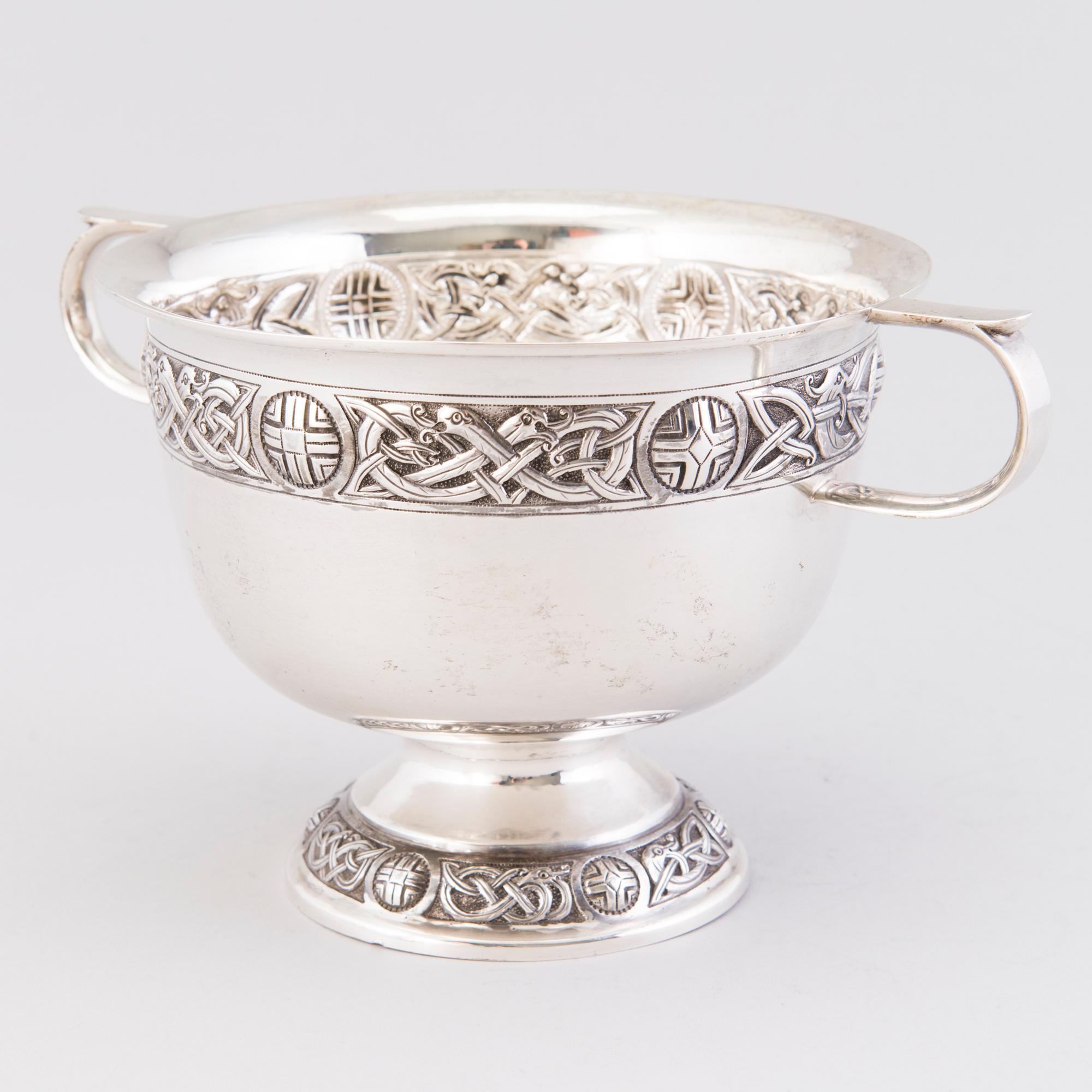 A footed silver bowl, mark of Edmond Johnson, E. Johnson Ltd, Dublin Ireland 1913.