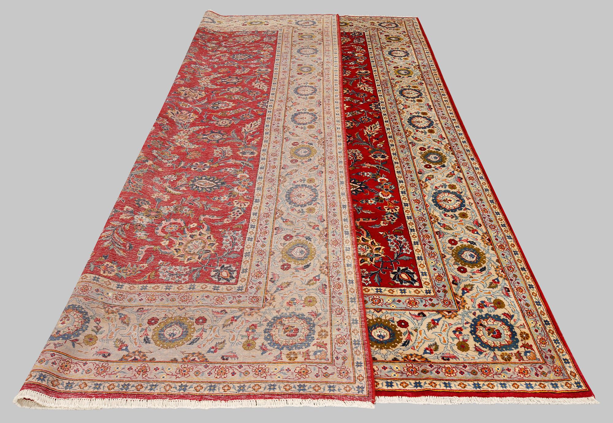 Matta, s.k. Royal Keshan, ca 369 x 265 cm.