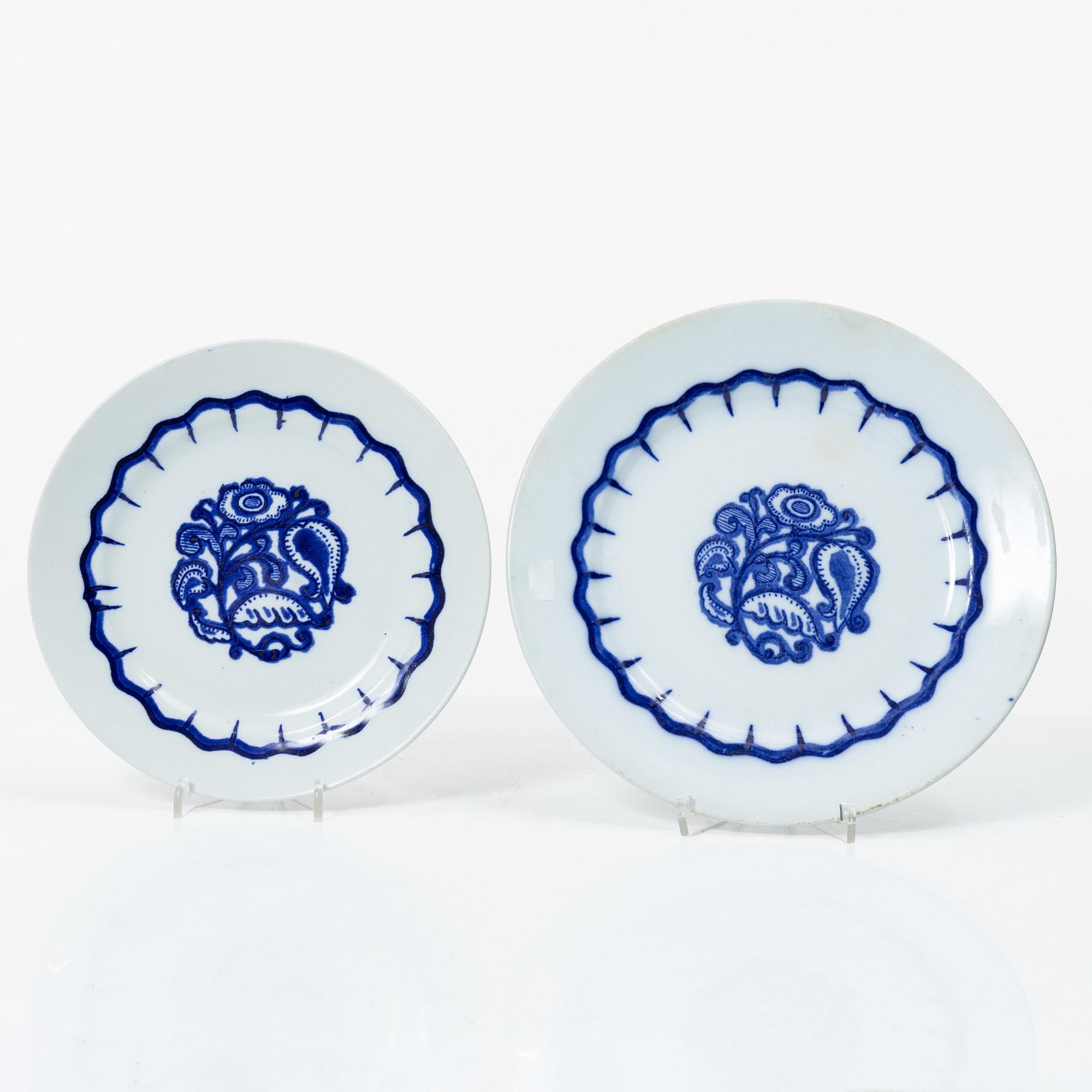 Wilhelm Kåge, 35 pieces of a 'Liljeblå' service, Gustafsberg, Sweden, 1918-1936.