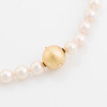 Ole Lynggaard, Cultured pearl necklace, with clasp 18K gold.