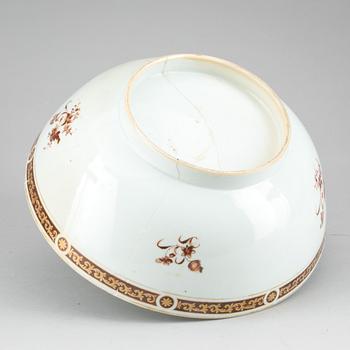 BÅLSKÅL, porslin. Kina, Qianlong(1736-1795).